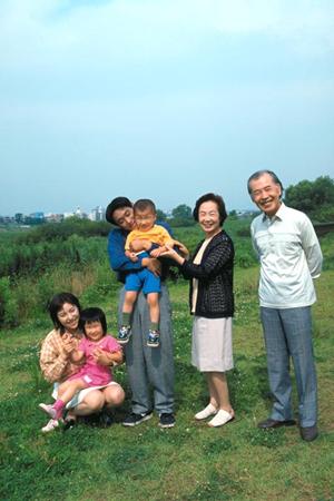 大阪にある結婚指輪・婚約指輪専門店